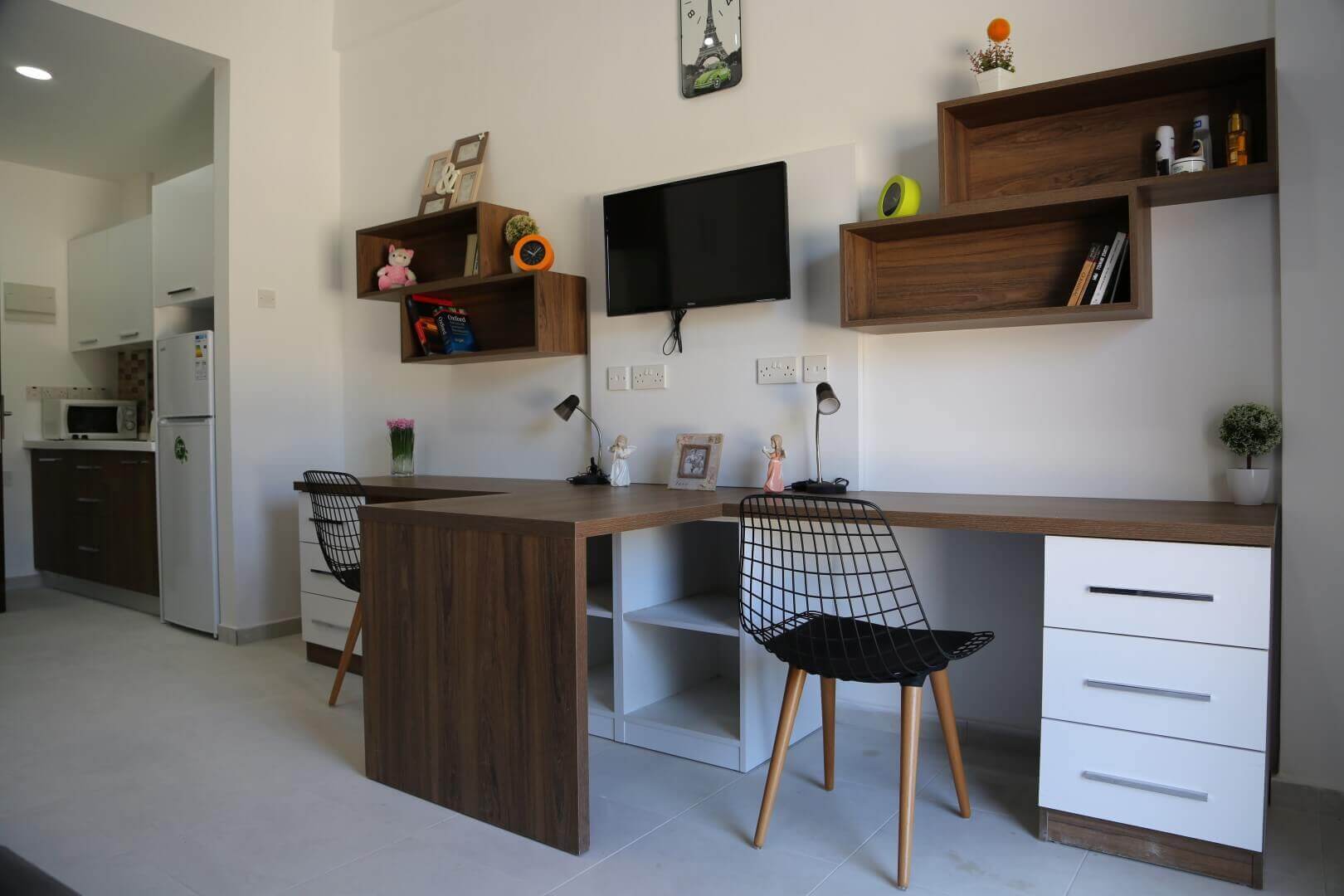 Astra Plus Gallery 01